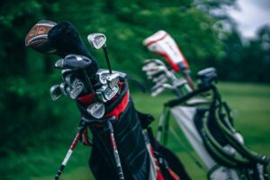 Quels clubs mettre dans son sac de golf selon son niveau ?