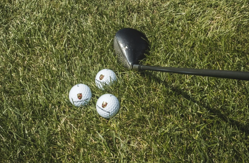 Comment choisir le meilleur driver de golf : guide pour golfeurs débutants et confirmés